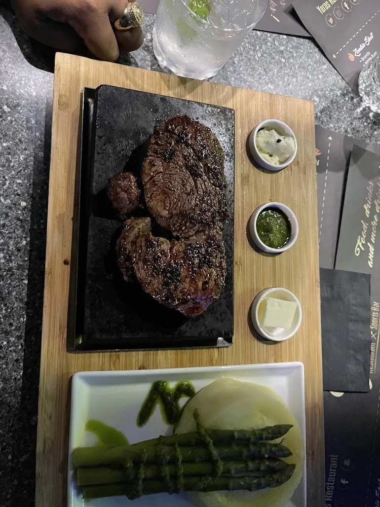 Steak with Mashed Potatoes